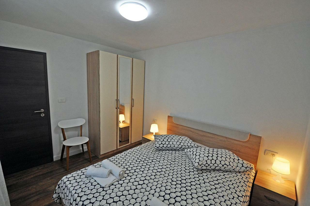 Apartment Dva Oriha ฟุนตานา ภายนอก รูปภาพ
